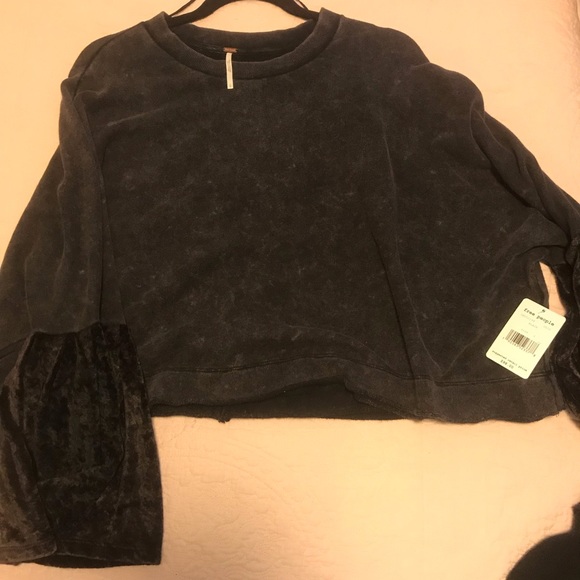 Free People cropped sweatshirt/sweater - Picture 1 of 1